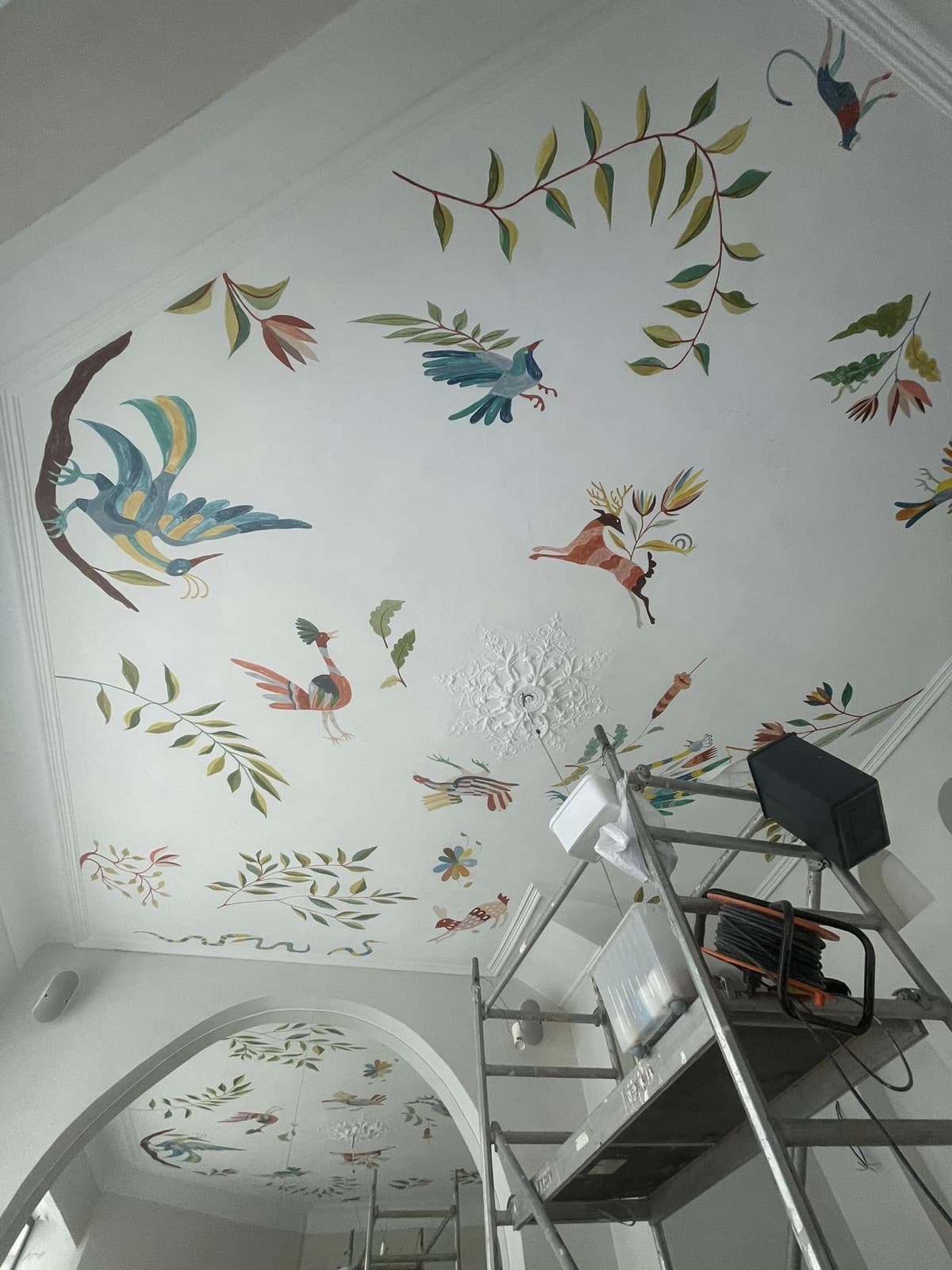 Plafond peint restauré à la main — 21